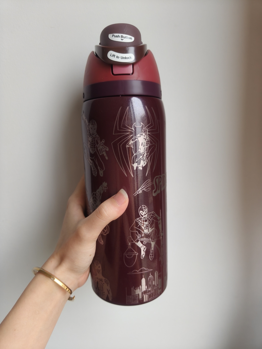 New Owala FreeSip 32oz Marvel Spider-Man Insulated Stainless Steel Water Bottle